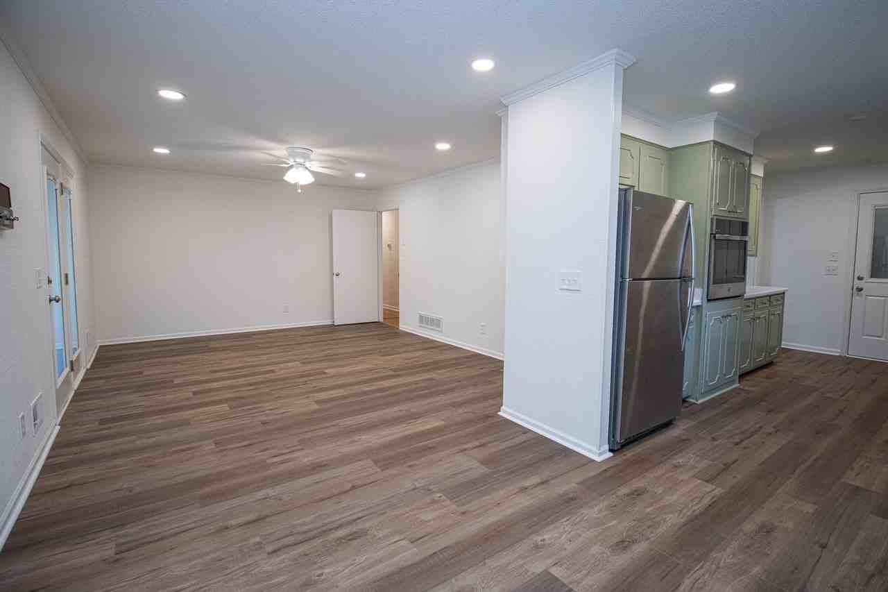 1110 Slann Dr - Photo 6 of 50