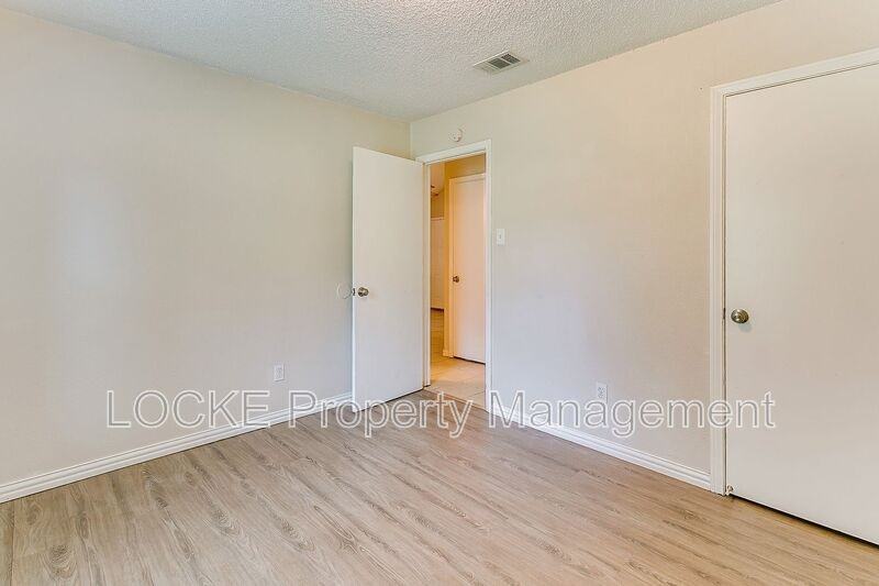 716 S Perkins St #B - Photo 3 of 12