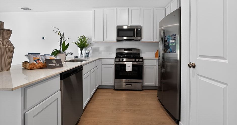 Axis at Veranda Rental Homes - Photo 3 of 14
