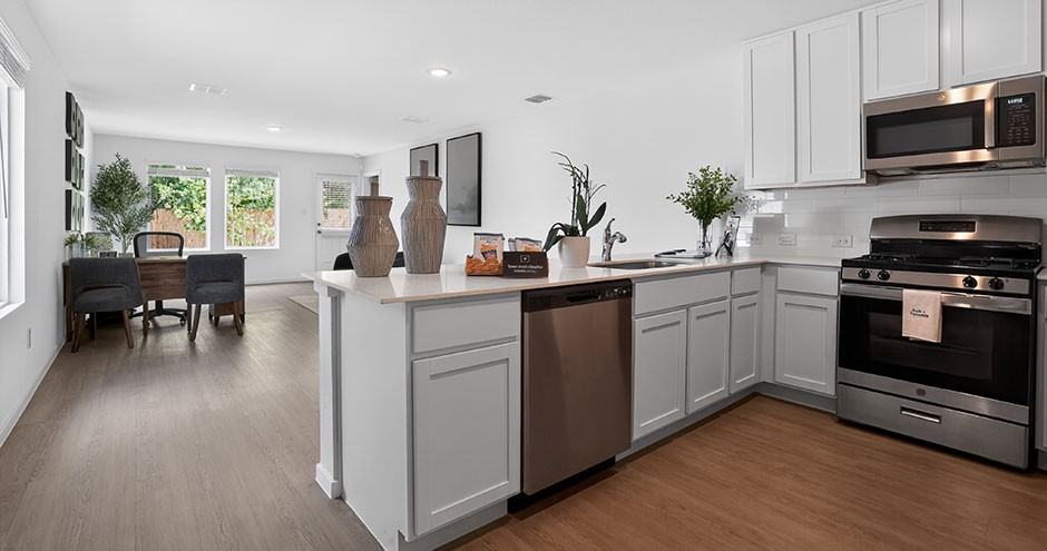 Axis at Veranda Rental Homes - Photo 4 of 14