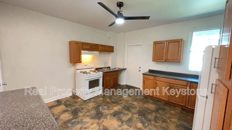 1405 West St #1405 - Photo 4 of 16