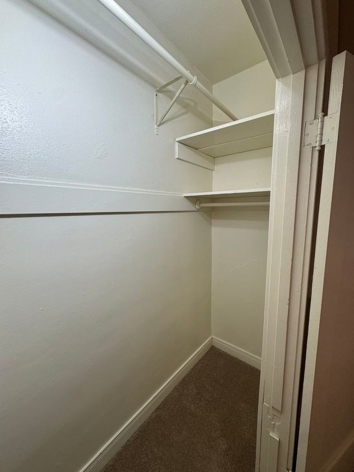 1757 Oxford St #8 - Photo 4 of 7