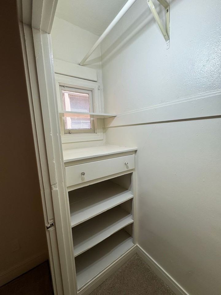 1757 Oxford St #8 - Photo 5 of 7