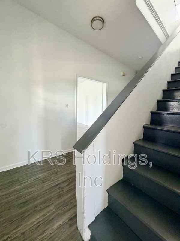 1701 Grace St - Photo 3 of 9