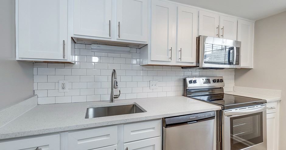 Sparrows Point Townhomes and Apartments - Photo 6 of 36