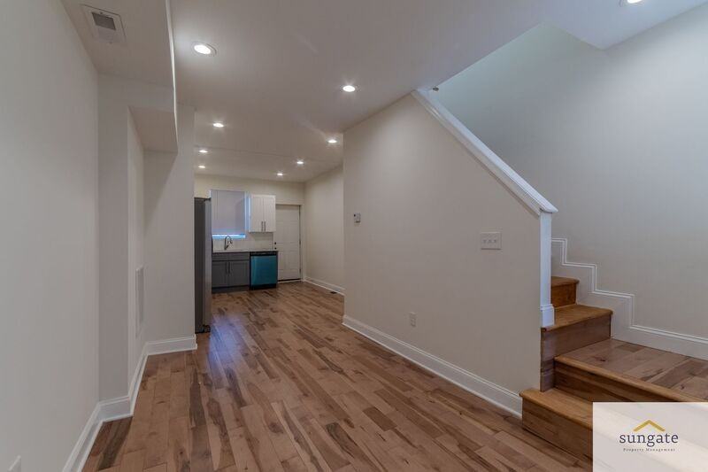 2726 E Monument St - Photo 3 of 20