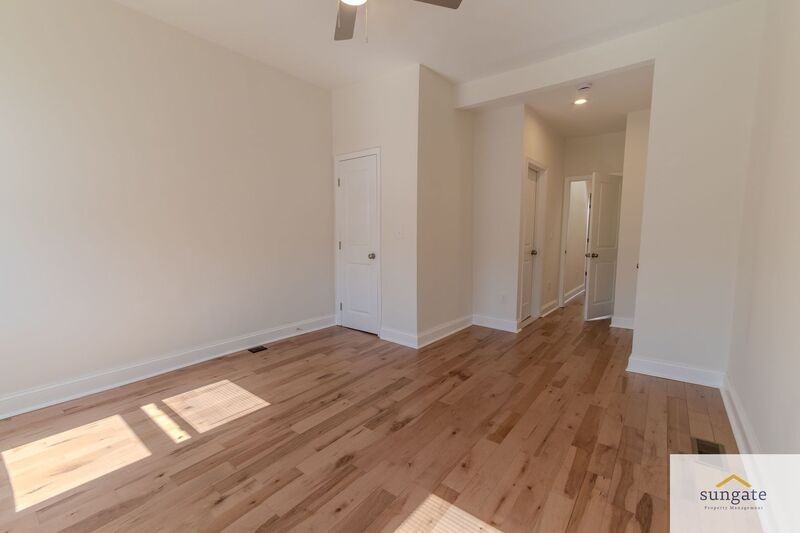2726 E Monument St - Photo 6 of 20