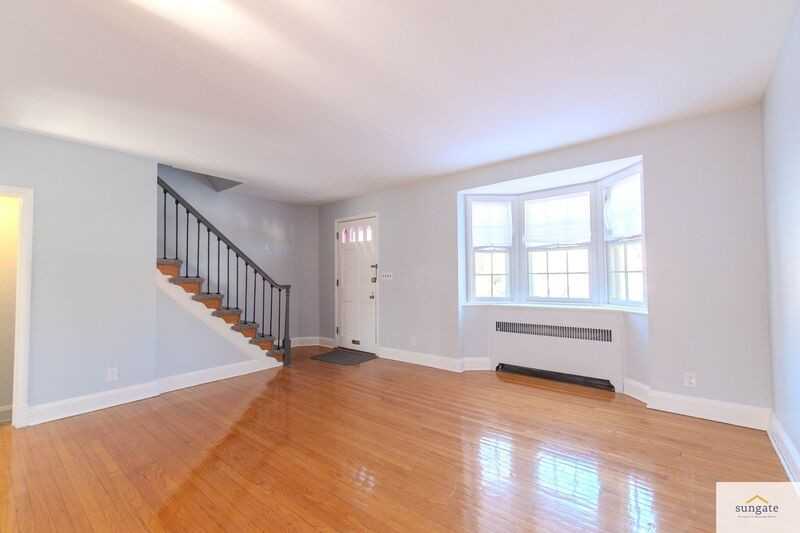 1539 Ralworth Rd - Photo 2 of 38