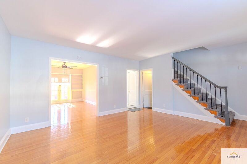 1539 Ralworth Rd - Photo 5 of 38