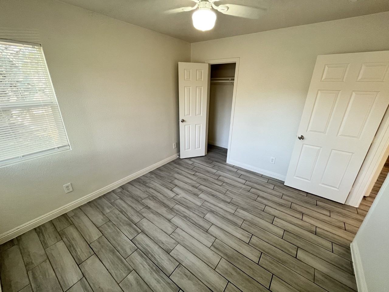 848 West 29th Street - Photo 3 of 18