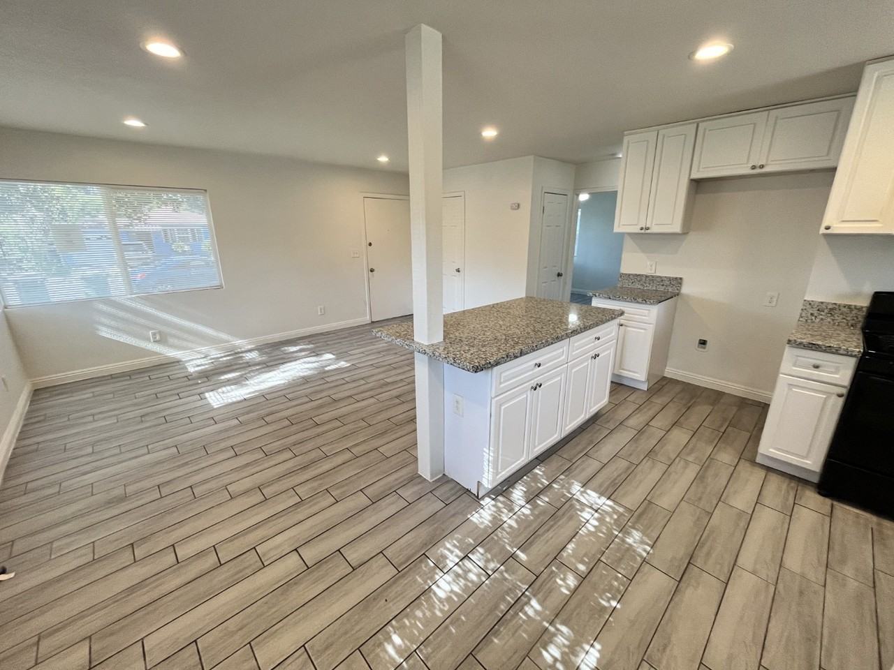 848 West 29th Street - Photo 6 of 18