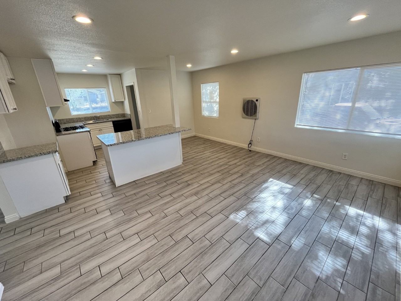 848 West 29th Street - Photo 7 of 18
