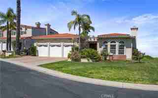 featured image of 4 Paseo De Castana