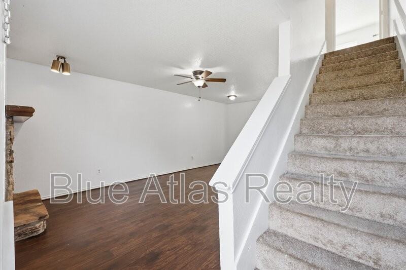2713 Wimbledon Ct - Photo 4 of 13