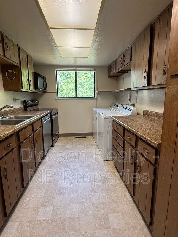 3485 Rosalinda Dr - Photo 4 of 15