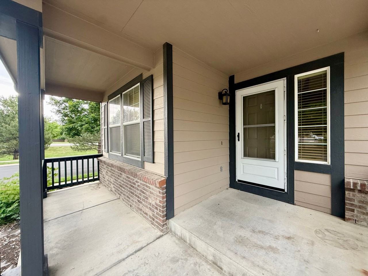 2045 Prairie Hill Dr - Photo 2 of 40