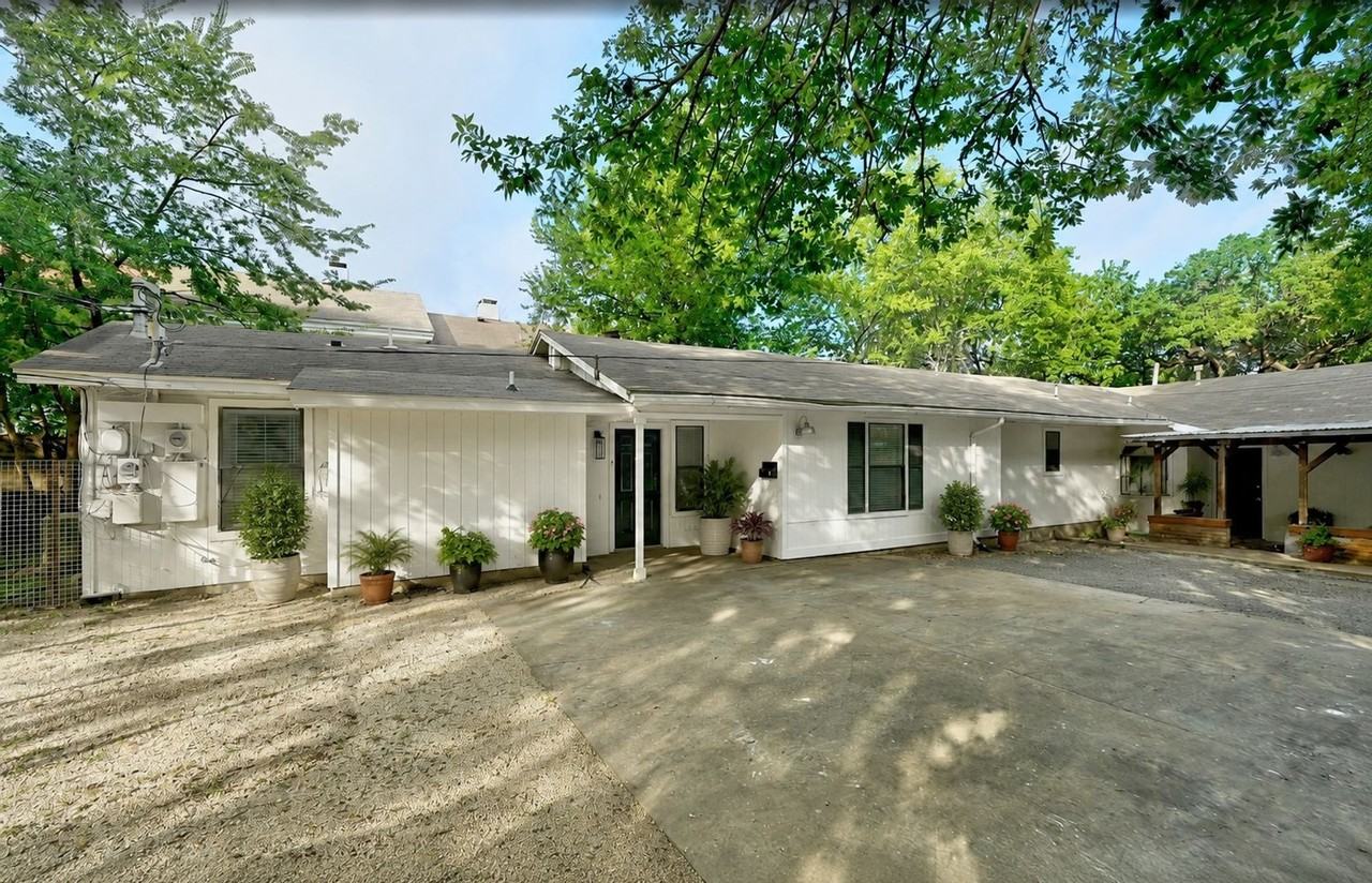 2407B Winsted Ln