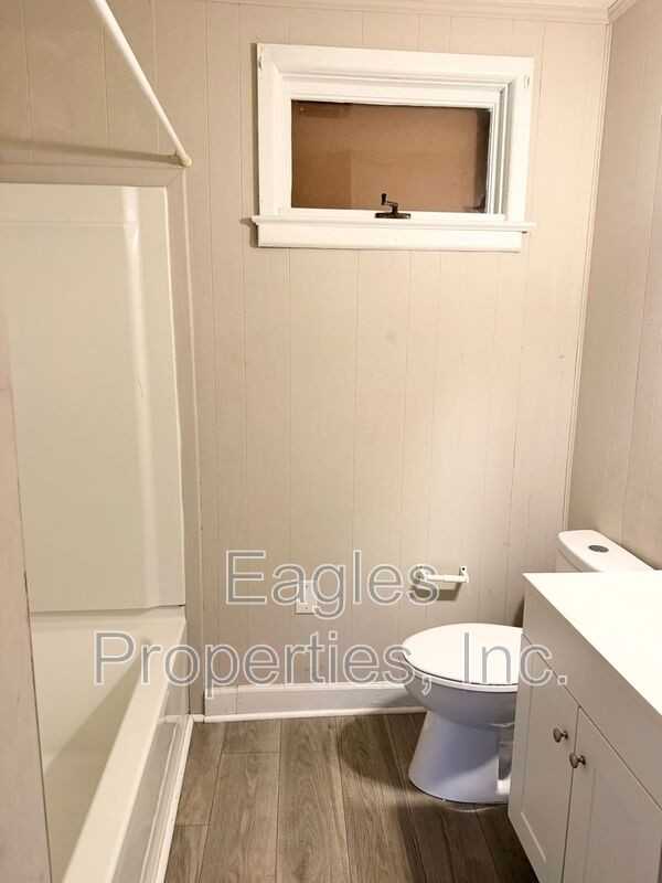 2800 Mclain St #D - Photo 4 of 7