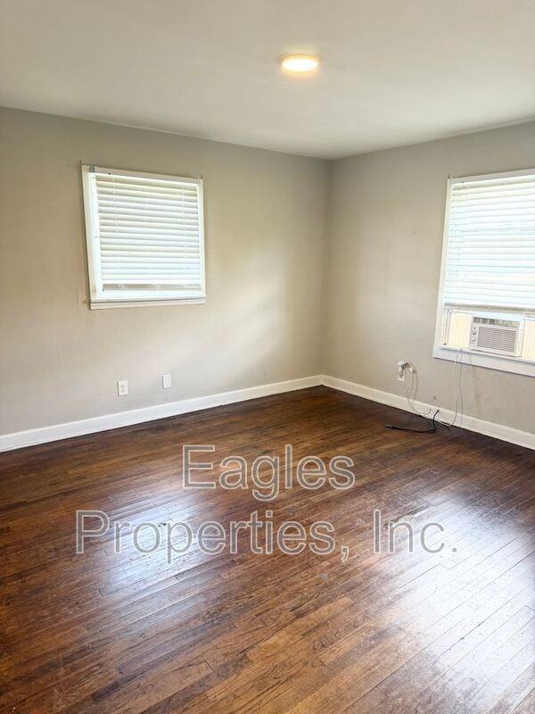 2800 Mclain St #D - Photo 5 of 7