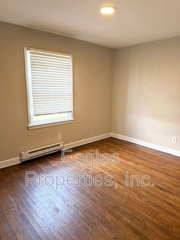 2800 Mclain St #D - Photo 6 of 7