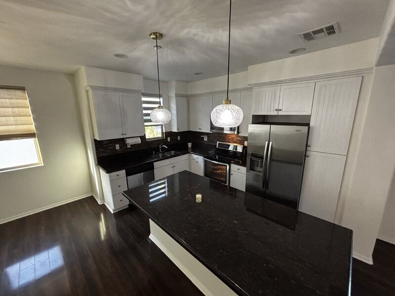 1844 Orizaba Ave - Photo 4 of 22