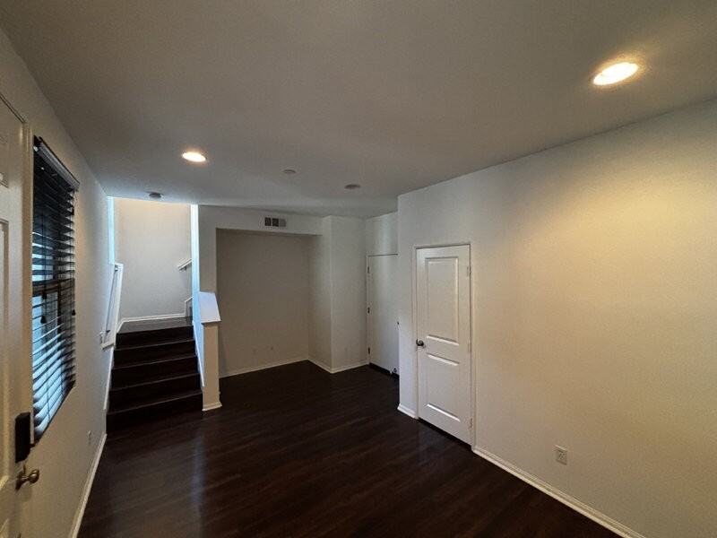 1844 Orizaba Ave - Photo 6 of 22