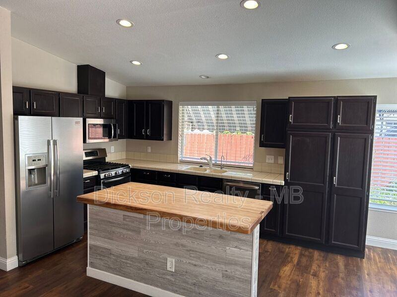 3470 Socrates Dr - Photo 6 of 20