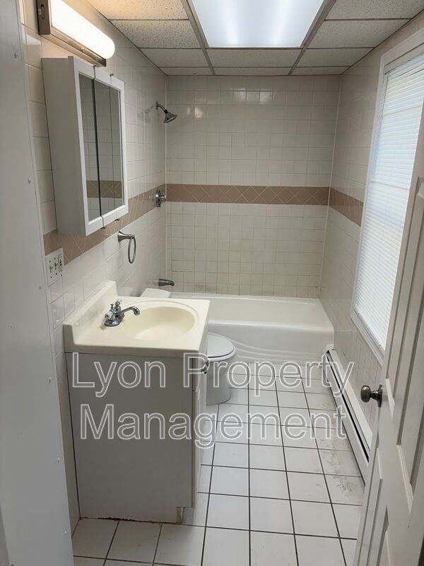 92 Anthony Ave - Photo 3 of 15