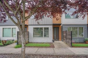 featured image of 137 N 44th Pl