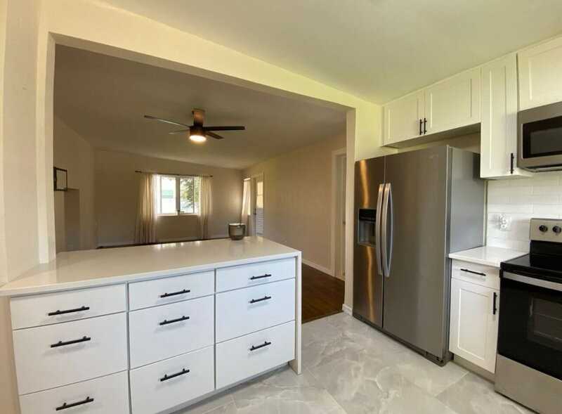 424 Manhattan Ave - Photo 6 of 19