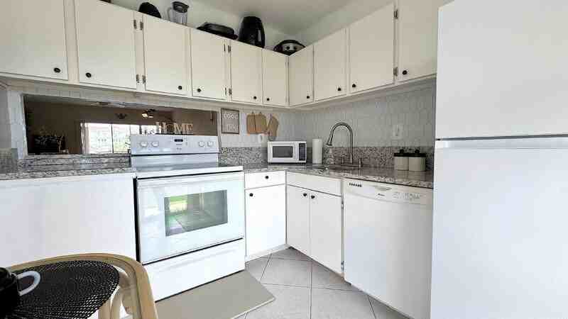721 S Beach St #115A - Photo 3 of 24