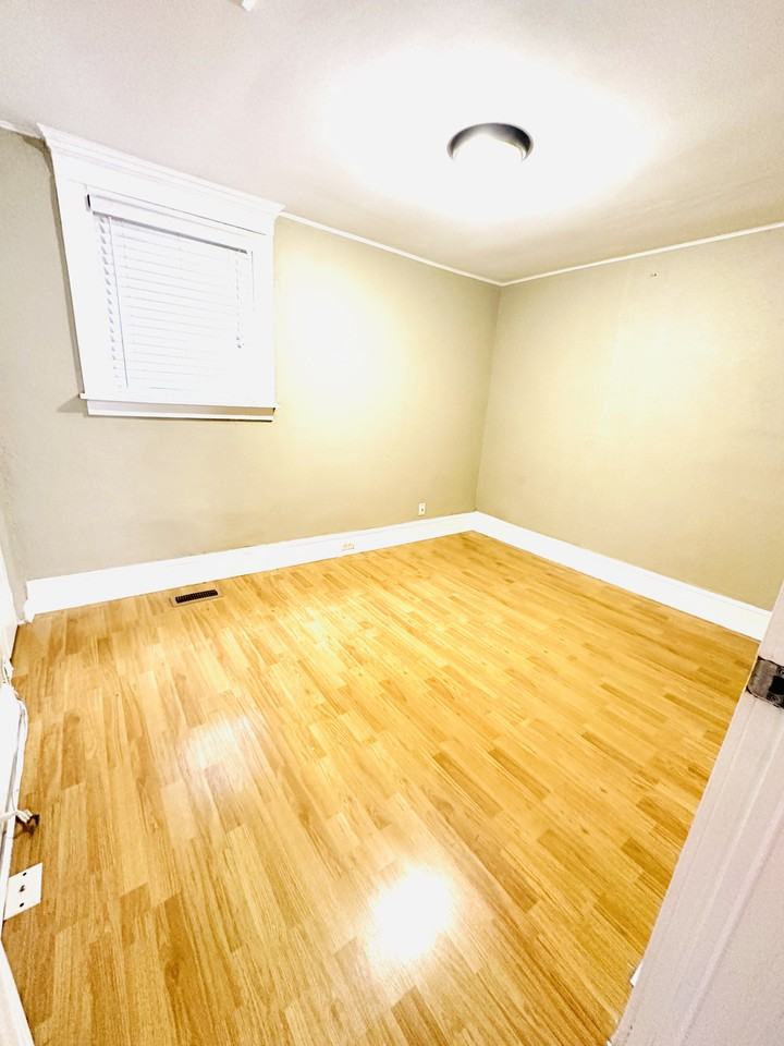 230 Pierre Avenue - Photo 4 of 14