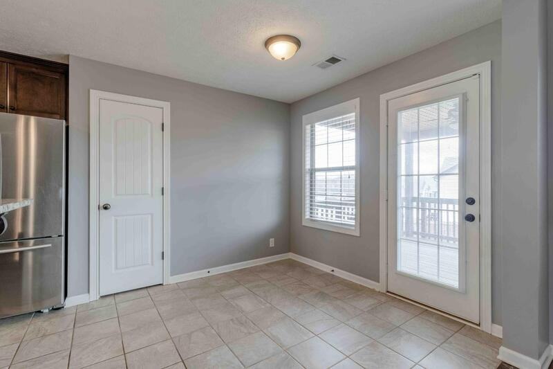 1063 Freedom Dr - Photo 4 of 23