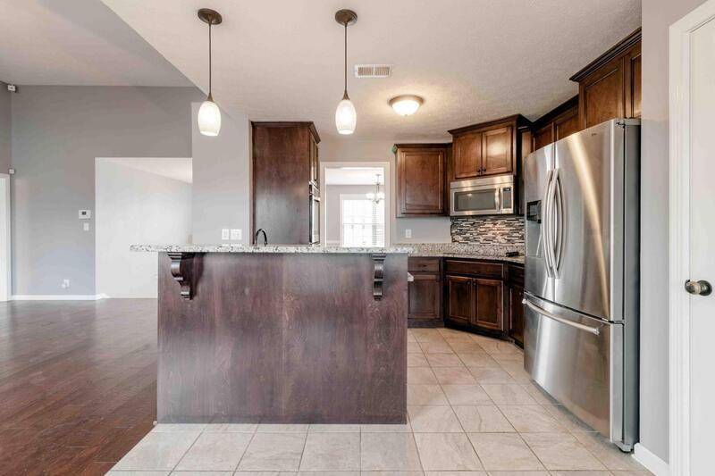 1063 Freedom Dr - Photo 5 of 23