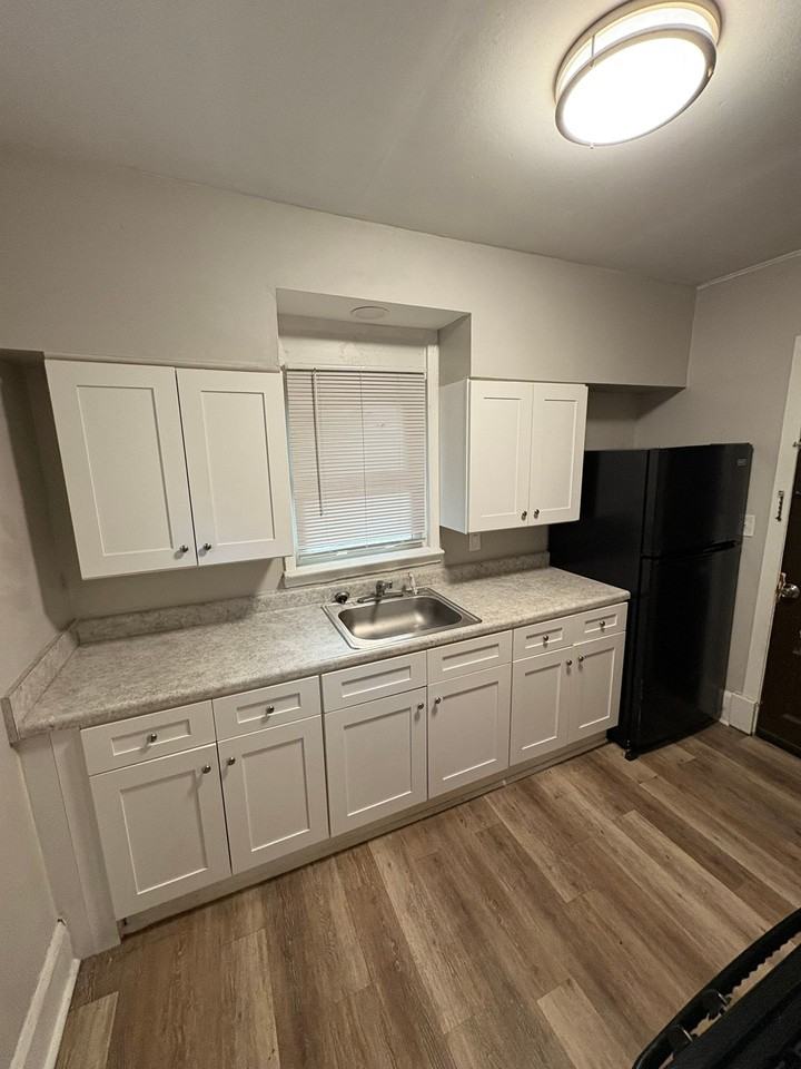 1381 W 116th St - Photo 3 of 8