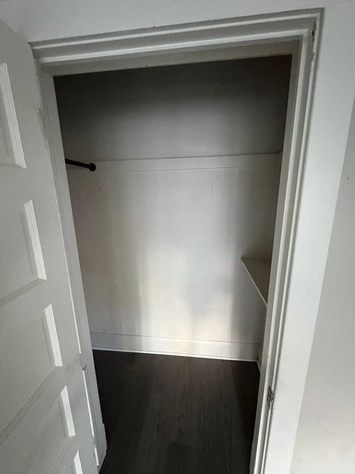 1381 W 116th St - Photo 5 of 8