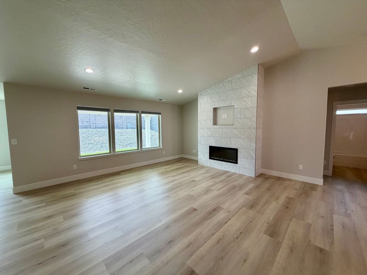 10518 Chinook Dr - Photo 3 of 21