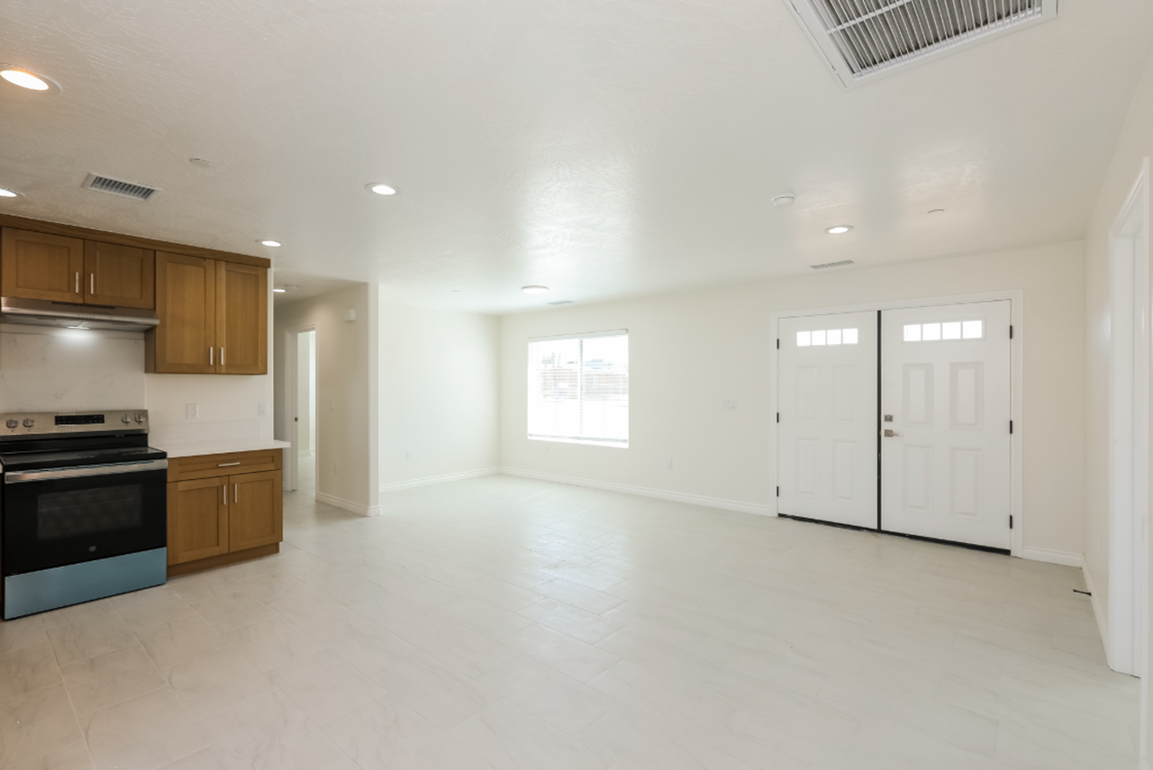 Spacious 3BR/2BA Home with Open Floor Plan, Garage & Washer/Dryer - Photo 2 of 50