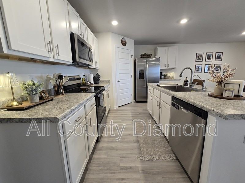 6617 Slabinski Ln - Photo 5 of 28