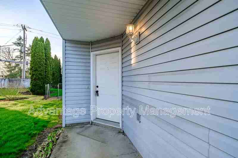 2870 Raleigh Ct Se - Photo 3 of 32