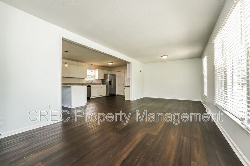 7744 Allwood Ave - Photo 5 of 50