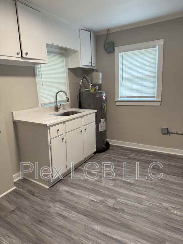 116 Oak Ln - Photo 3 of 8