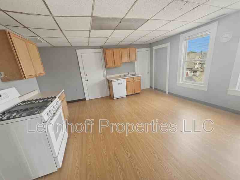 82 Gershom Ave - Photo 3 of 6