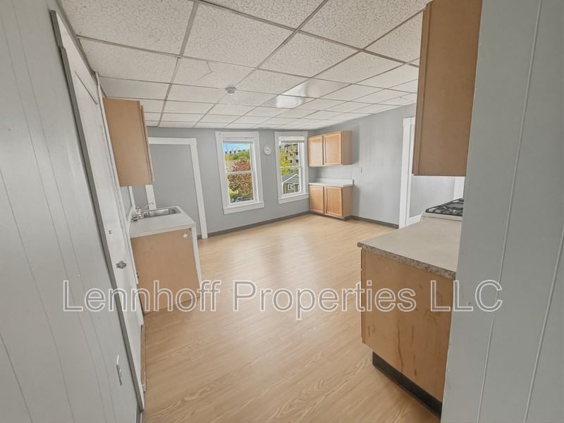 82 Gershom Ave - Photo 5 of 6