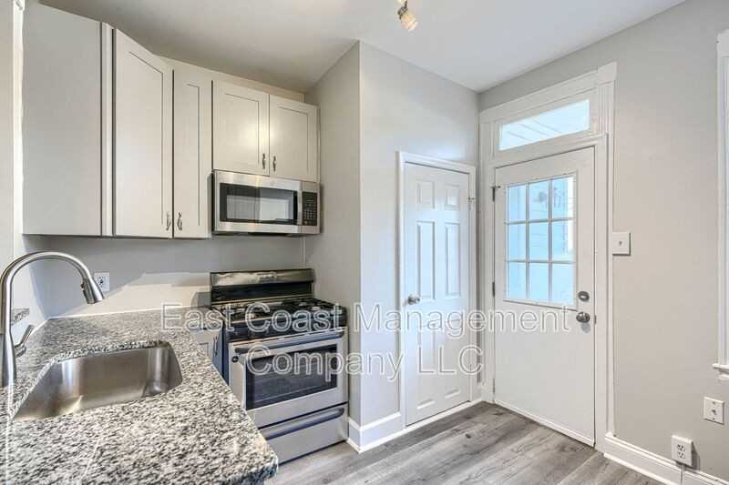 1530 N Rosedale St - Photo 7 of 34
