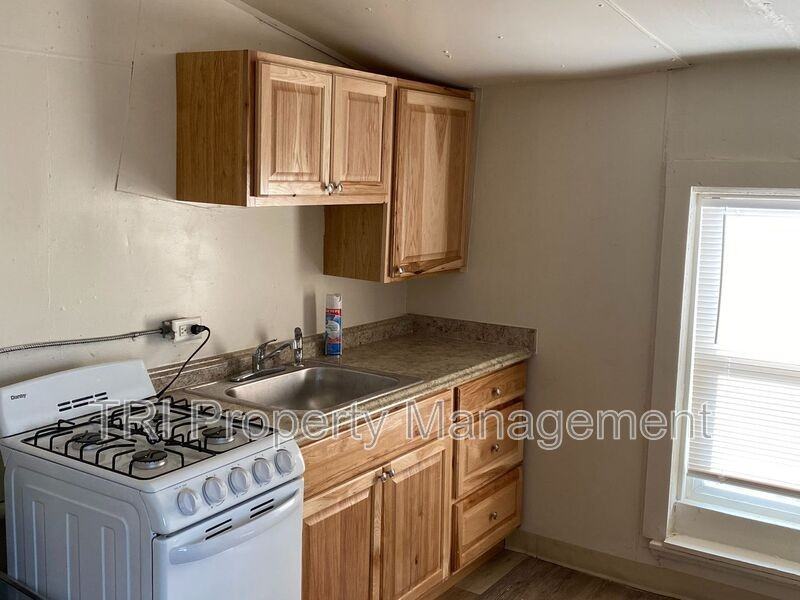 519 9th St - Photo 2 of 7