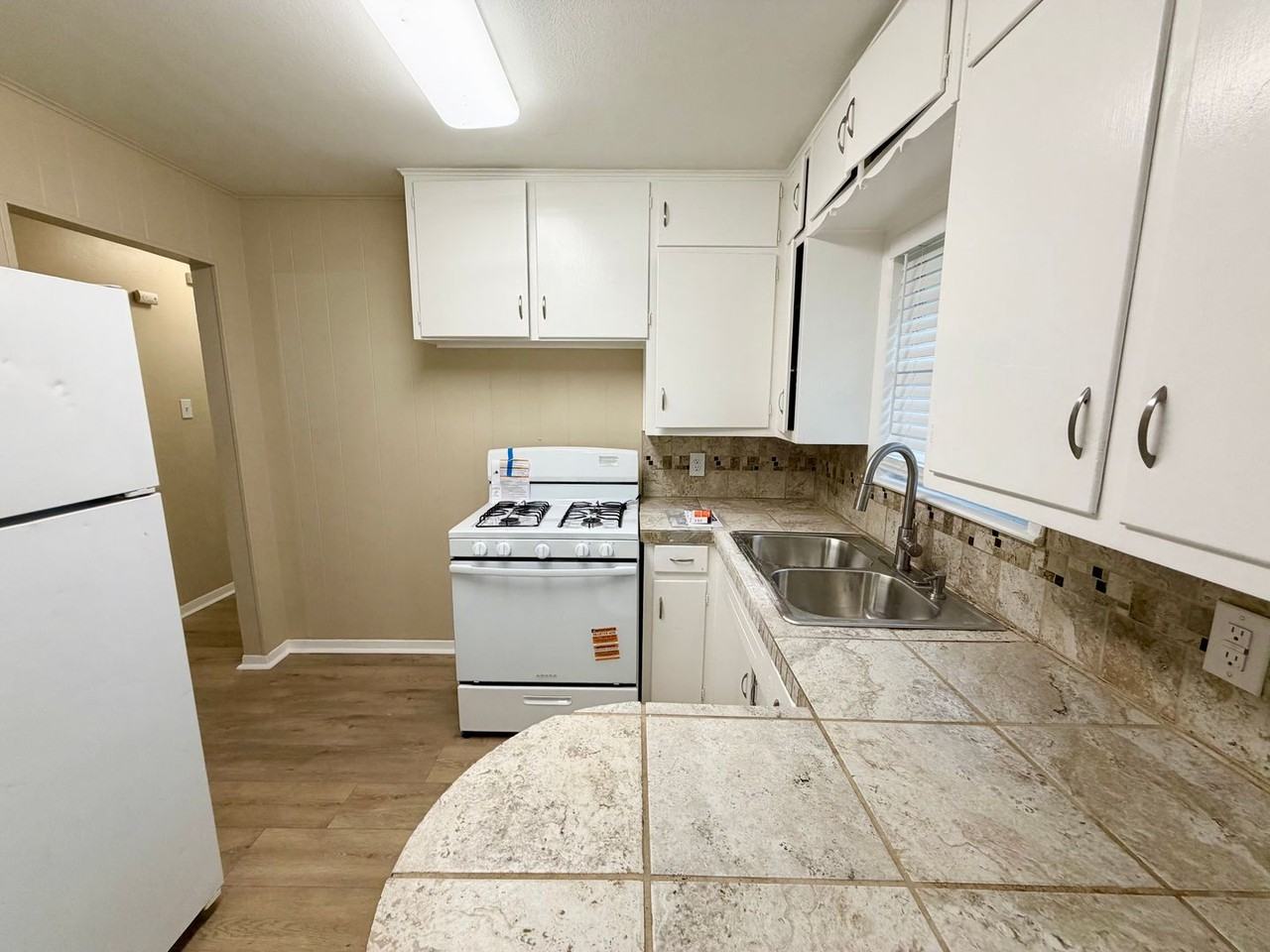 320 S Rita St - Photo 6 of 18