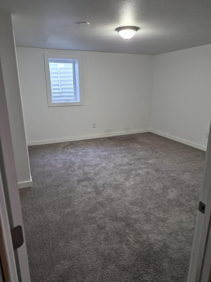1229 Hawthorne Ln - Photo 7 of 10