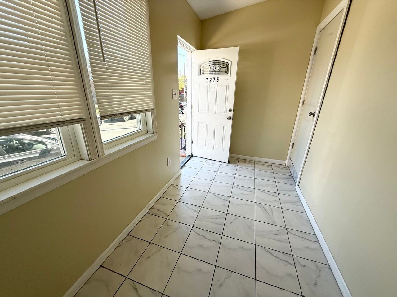 7275 Saybrook Ave - Photo 3 of 27