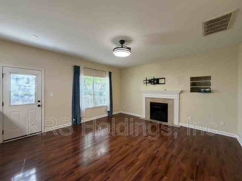 426 Seminole Rd - Photo 6 of 17